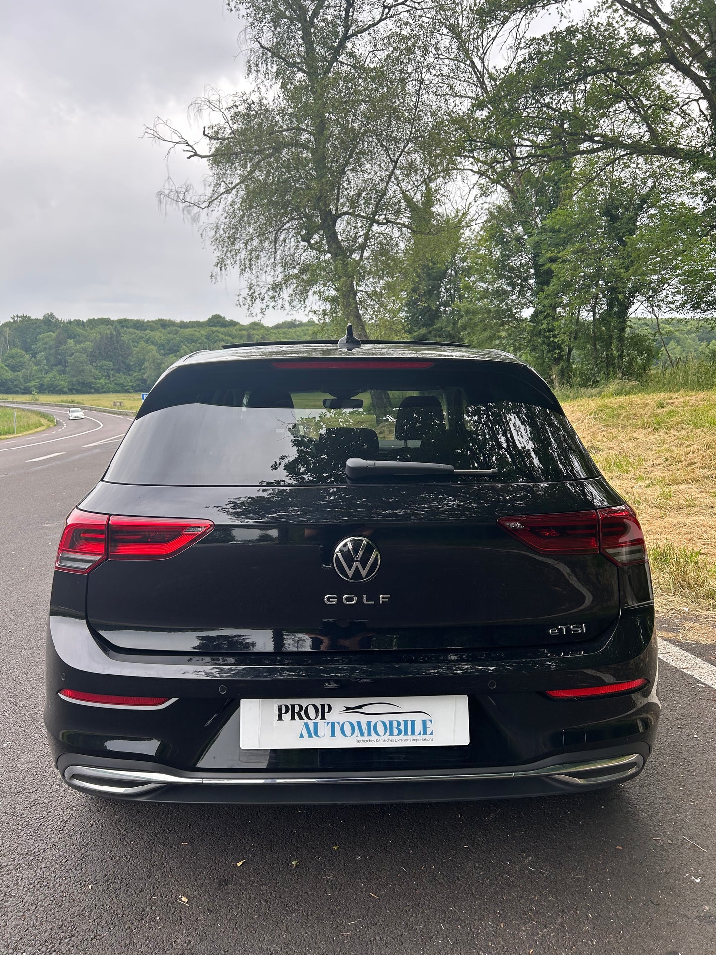 VOLKSWAGEN GOLF 8 E-TSI